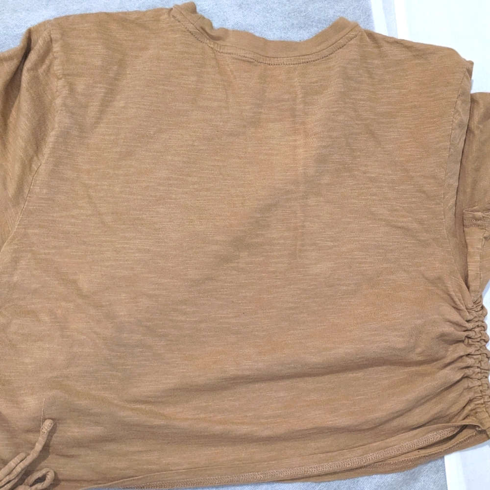 Universal Thread Ruched Cropped T-shirt - Picture 7 of 7